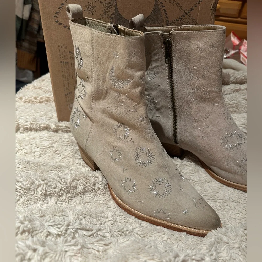 FREE PEOPLE size 10 (40) Tan/Cream Bowers Embroidered Boots NEW $198 - Picture 8 of 16